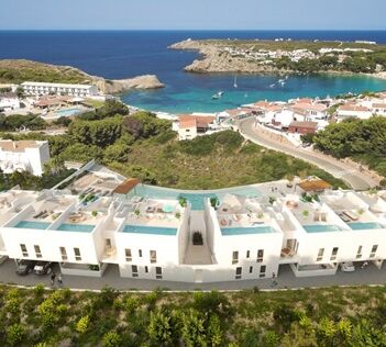 Уникальный дуплекс-пентхаус с бассейном и панорамным видом — Менорка